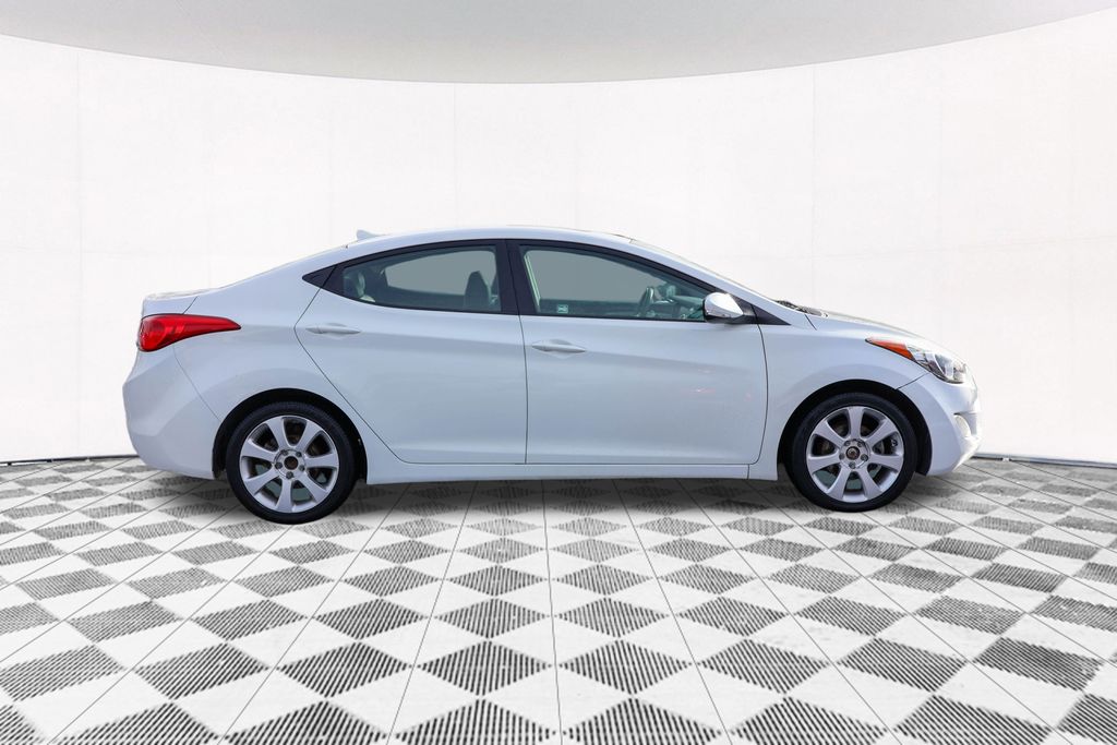 2013 Hyundai Elantra Limited 8