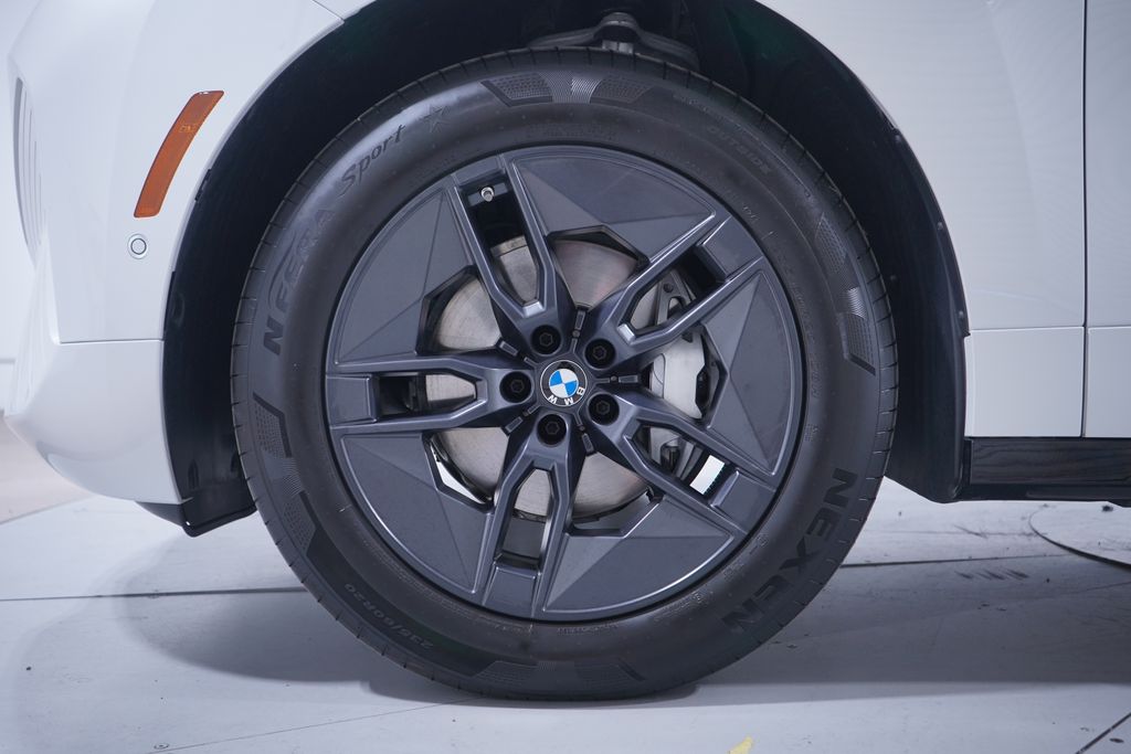 Thumbnail: 2026 BMW iX - 2