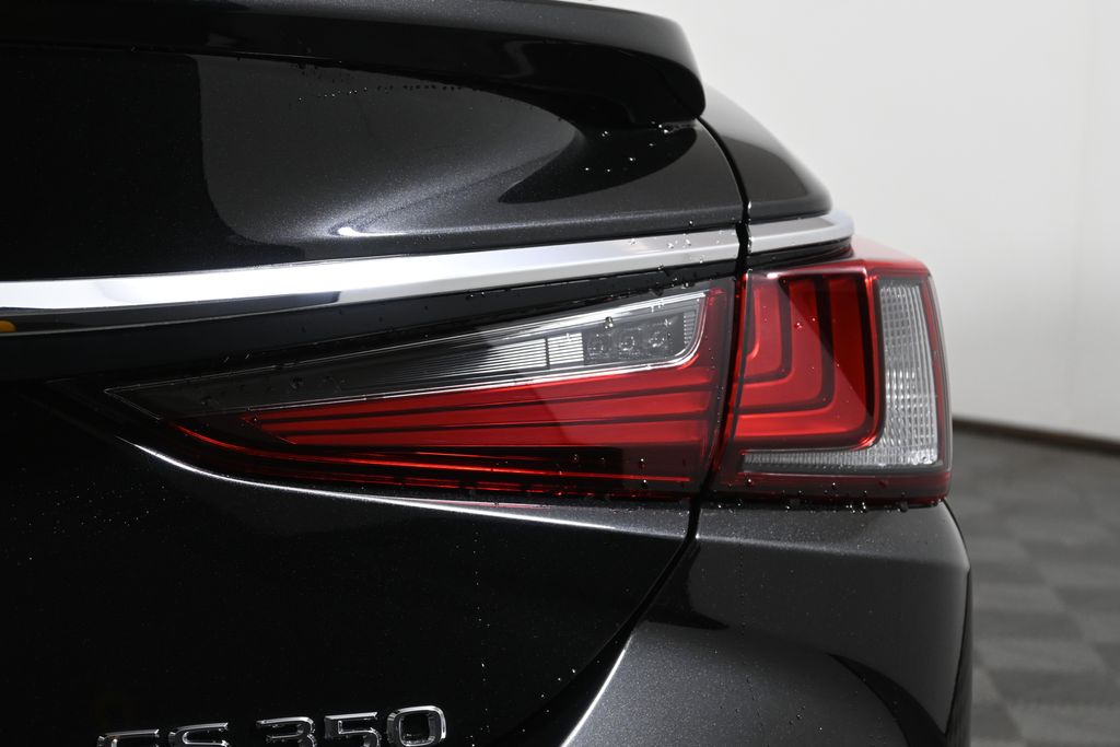 Thumbnail: 2025 Lexus ES - 13