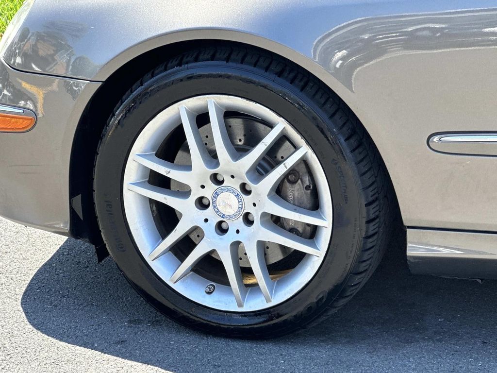 Thumbnail: 2009 Mercedes-Benz CLK - 17