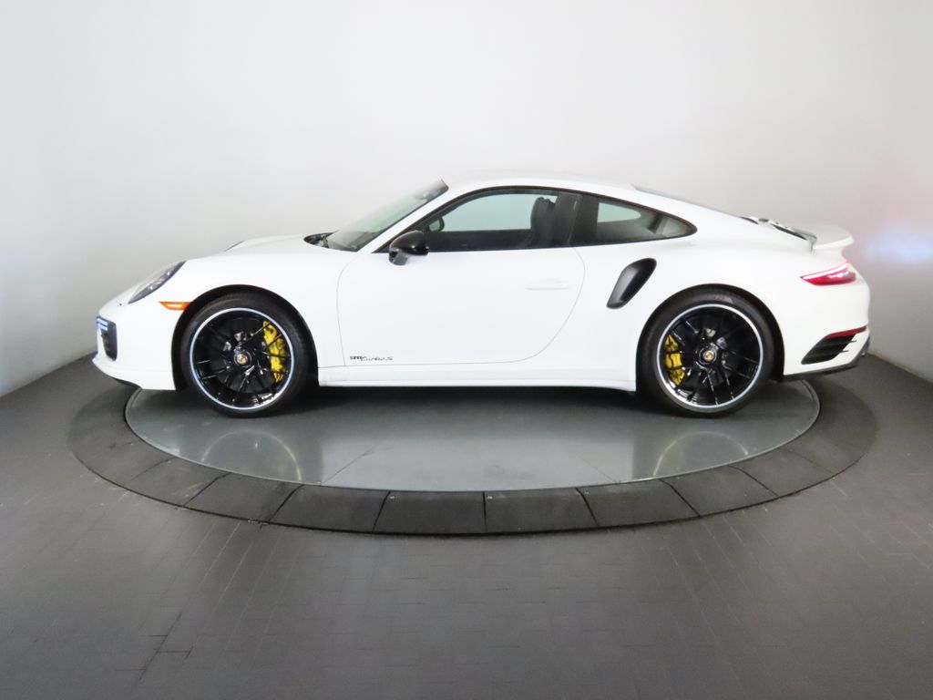 Thumbnail: 2017 Porsche 911 - 2