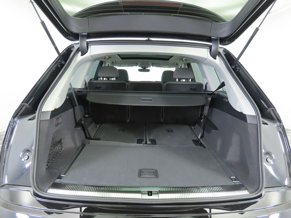 2025 Audi Q7 Premium Plus 30