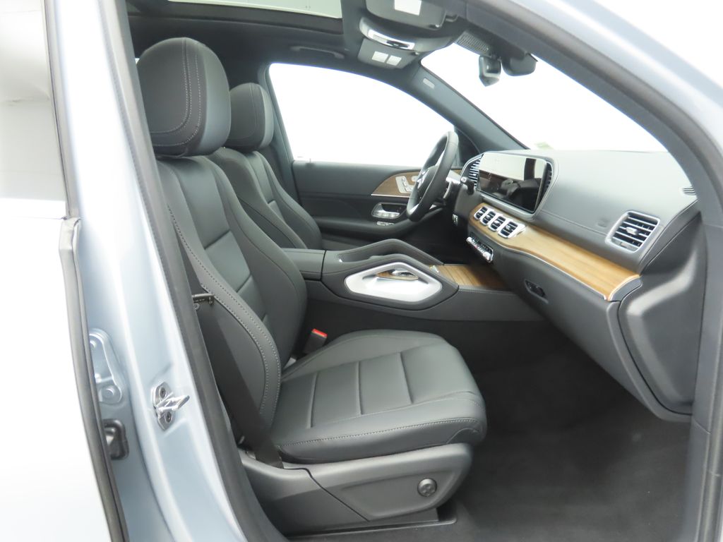 Thumbnail: 2025 Mercedes-Benz GLS - 21