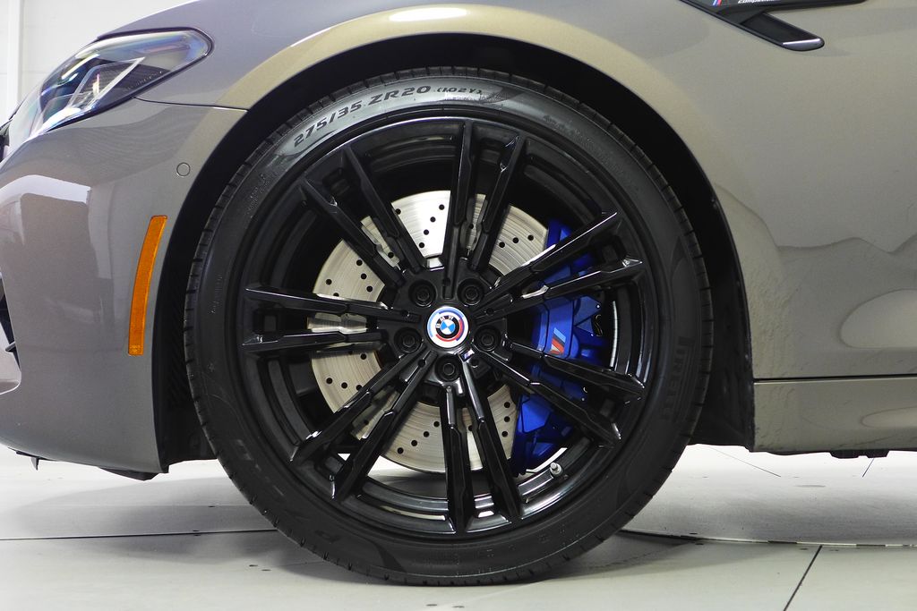 Thumbnail: 2023 BMW M5 - 5