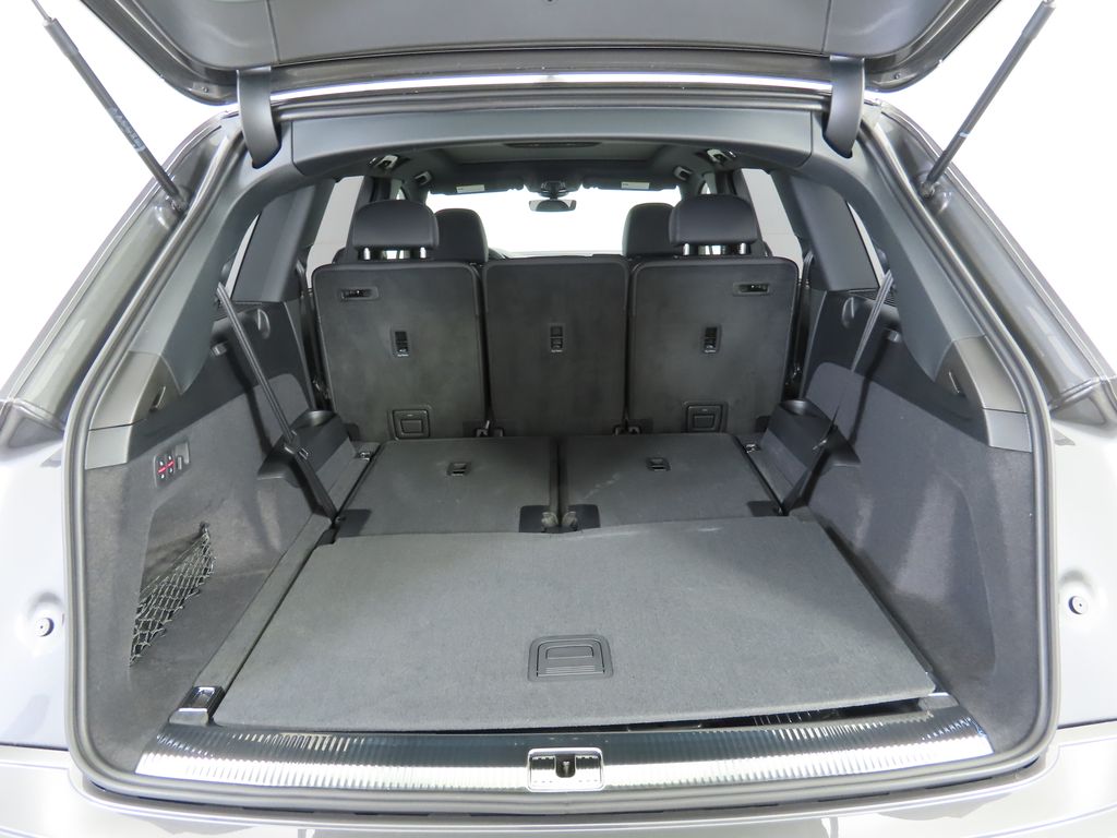 2025 Audi Q7  30