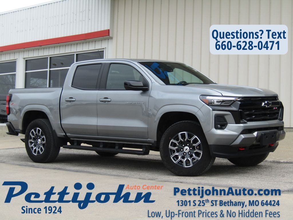 Sterling Gray Metallic 2024 Chevrolet Colorado Z71 Crew Cab 4WD Pickup Truck Four-Wheel Drive 8-Speed Automatic
