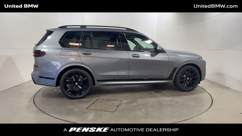 2025 BMW X7 xDrive40i 9