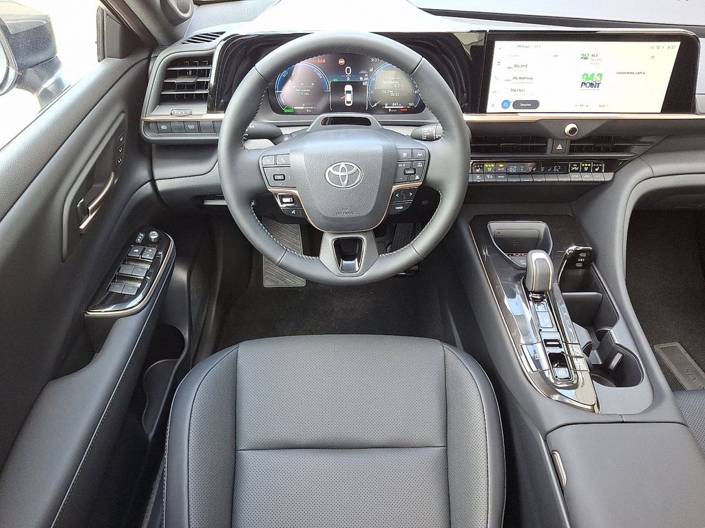 2025 Toyota Crown Limited 7