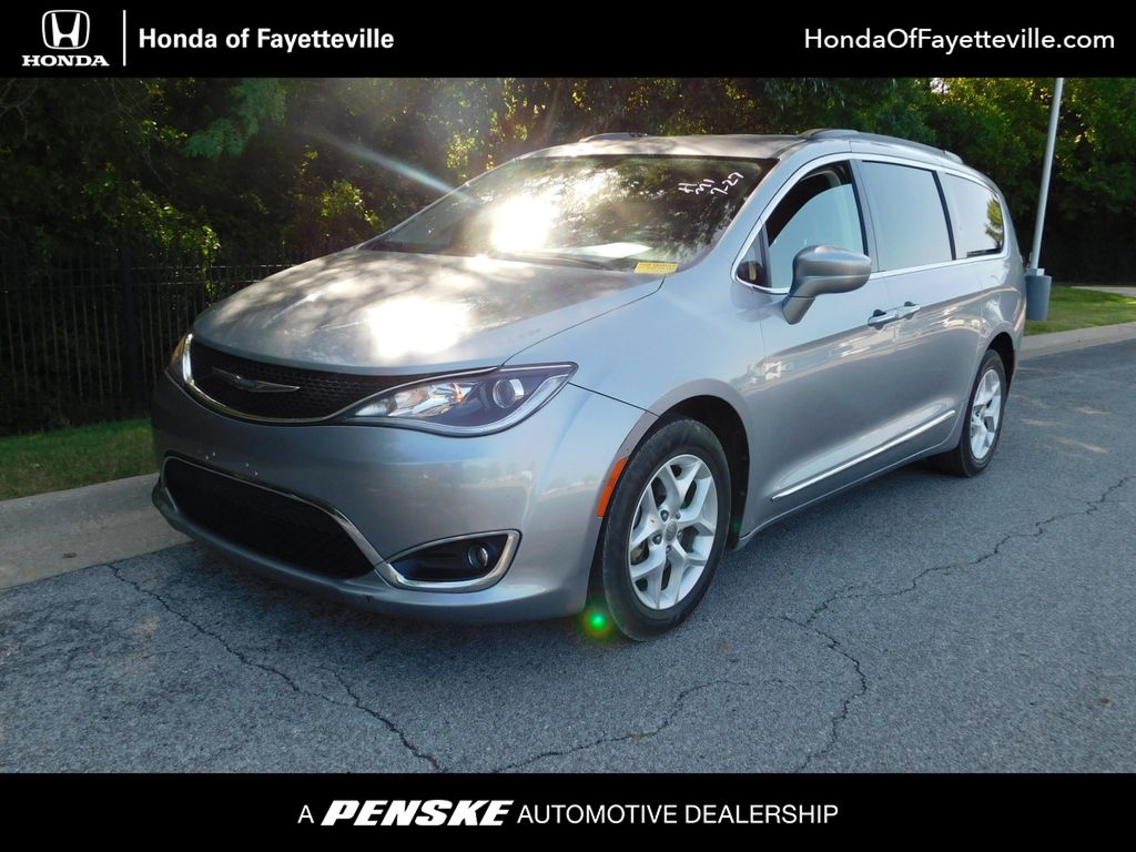 2017 Chrysler Pacifica Touring L -
                  Fayetteville, AR