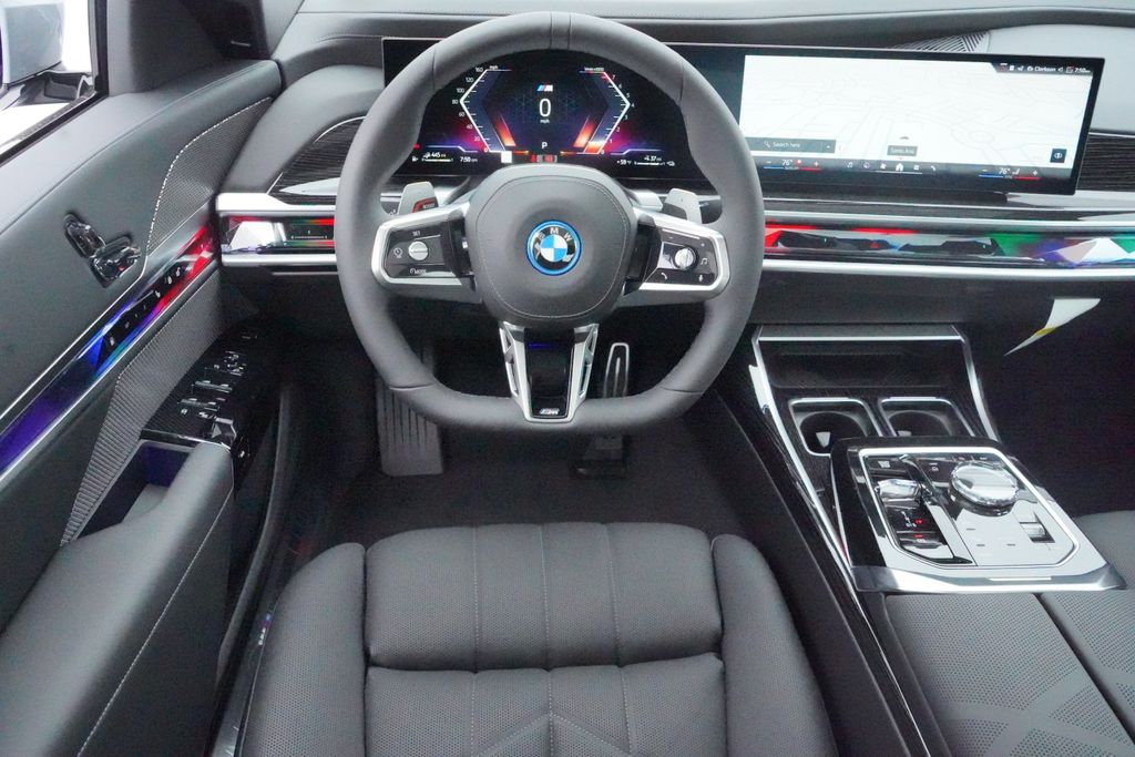 2025 BMW 7 Series 750e xDrive 16