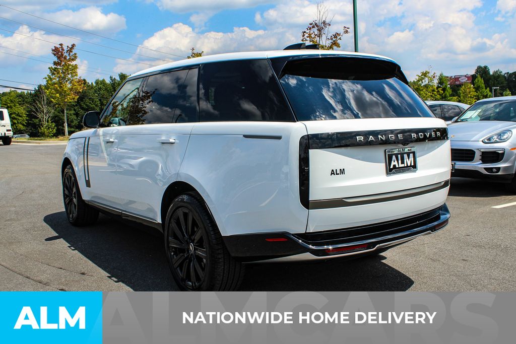 2025 Land Rover Range Rover SE photo 4