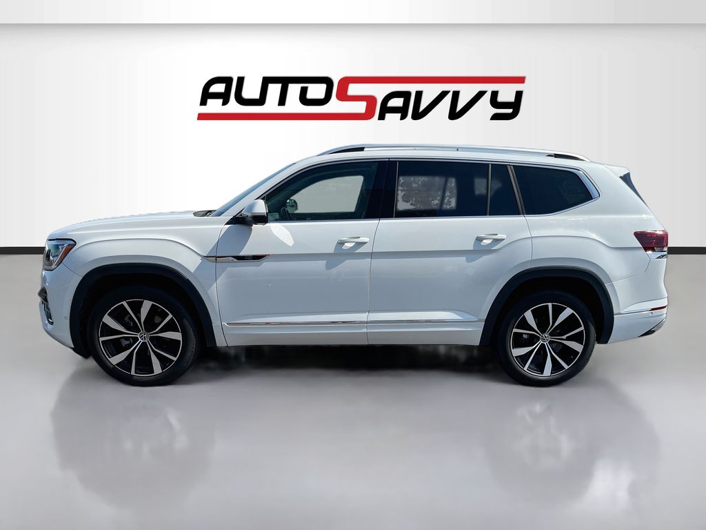Used 2024 White Volkswagen 2.0T SEL Premium R-Line image 4
