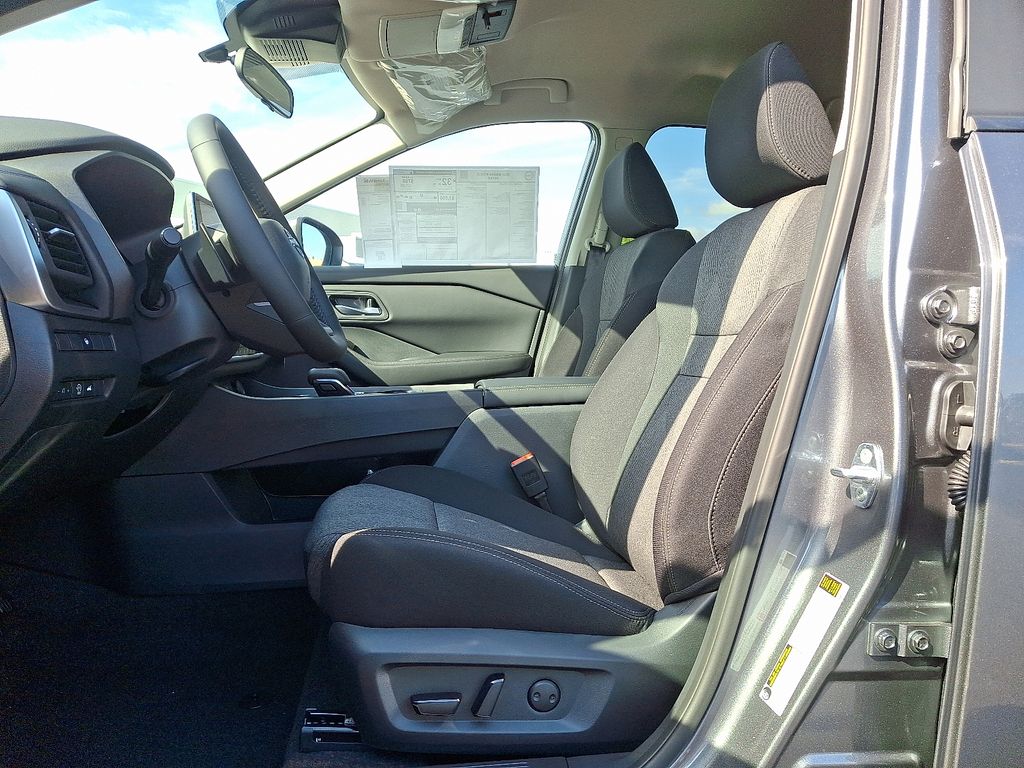 Thumbnail: 2026 Nissan Rogue - 6