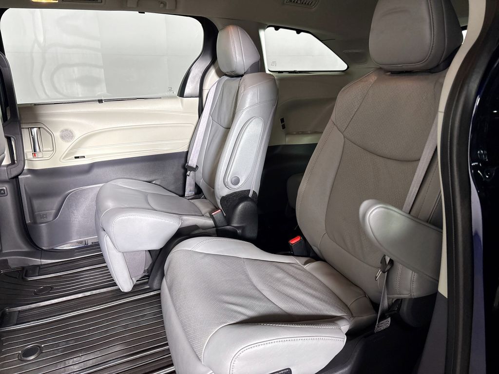 2023 Toyota Sienna Limited