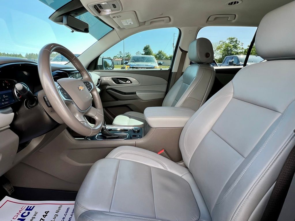 2021 Chevrolet Traverse LT Leather photo