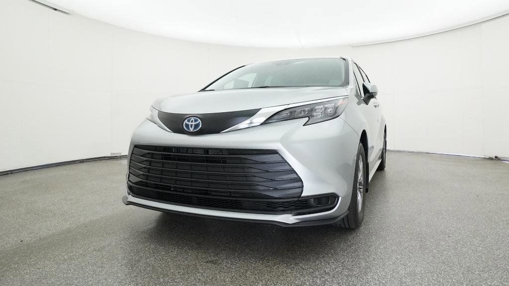 Thumbnail: 2025 Toyota Sienna - 19