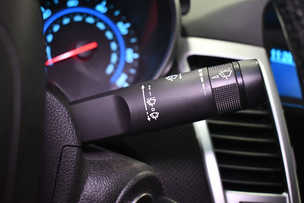 Thumbnail: 2011 Chevrolet Cruze - 23