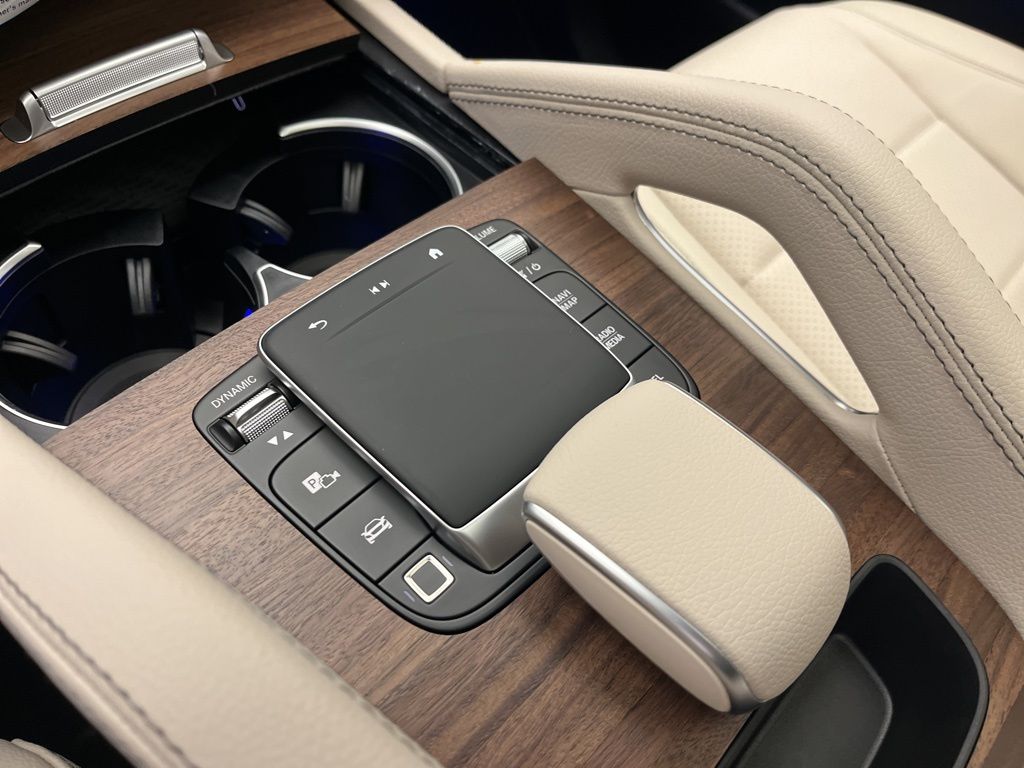 Thumbnail: 2026 Mercedes-Benz GLE - 21