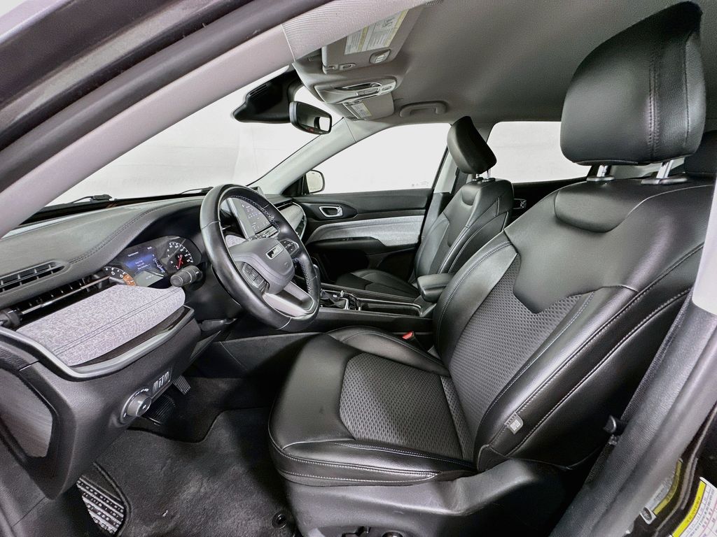 Thumbnail: 2022 Jeep Compass - 20