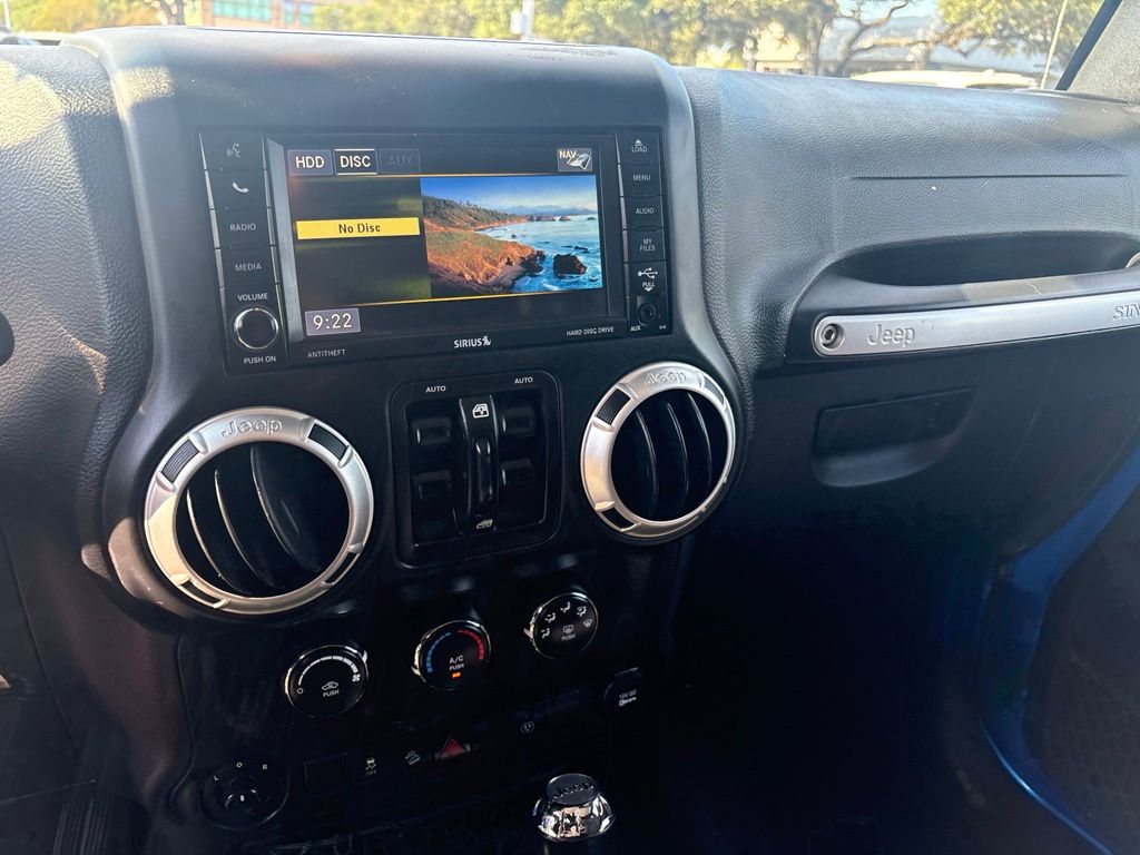 Thumbnail: 2016 Jeep Wrangler - 13
