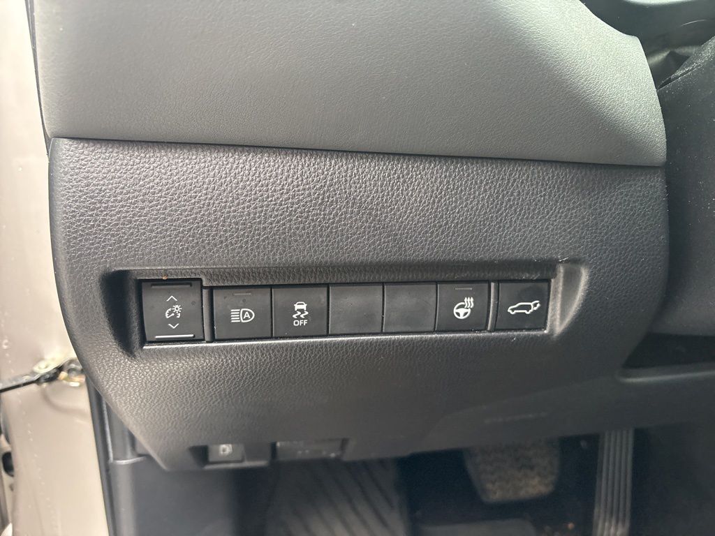 Used 2021 Silver Toyota XLE image 20