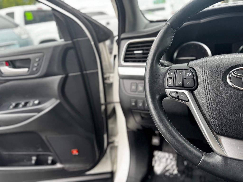 Used 2016 Toyota Highlander SUV