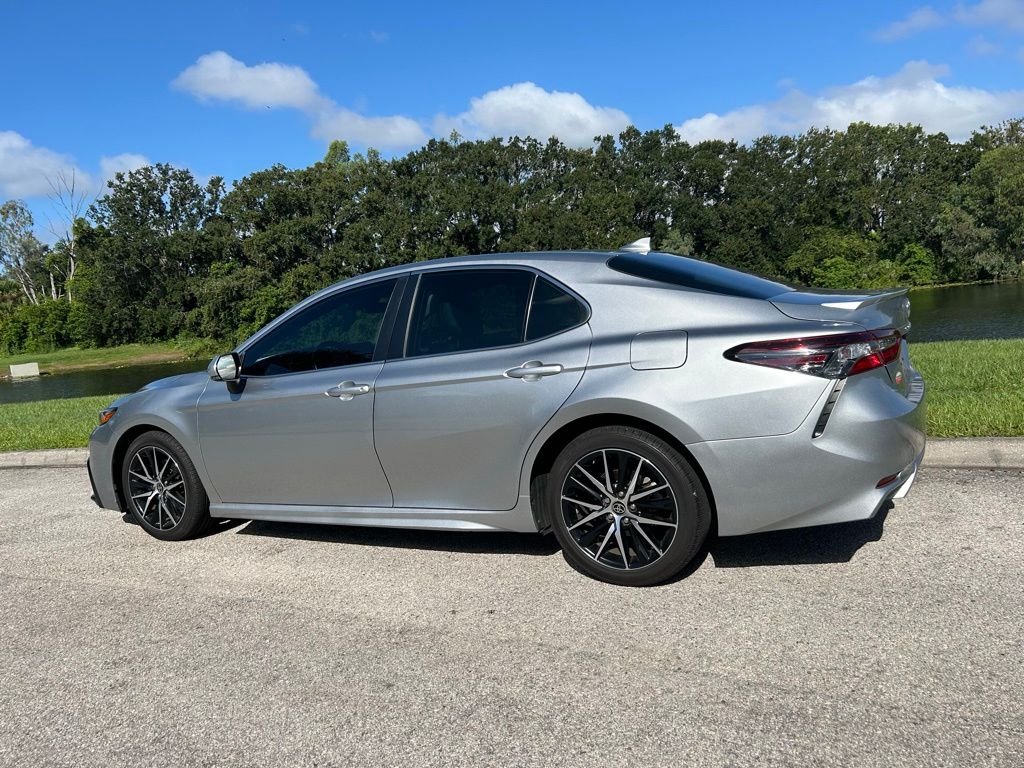 Thumbnail: 2022 Toyota Camry - 3