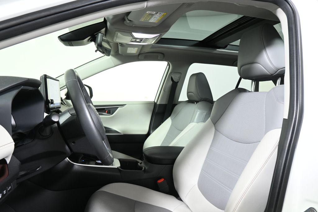 Thumbnail: 2023 Toyota RAV4 - 14