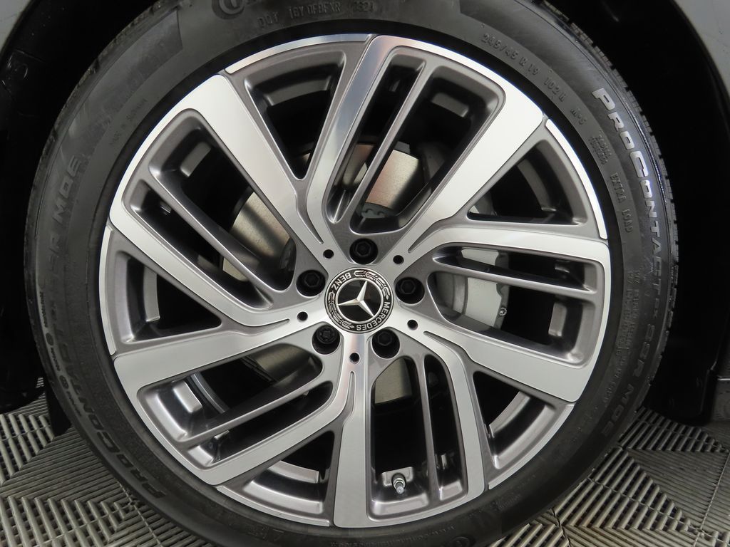 Thumbnail: 2025 Mercedes-Benz E-Class - 30