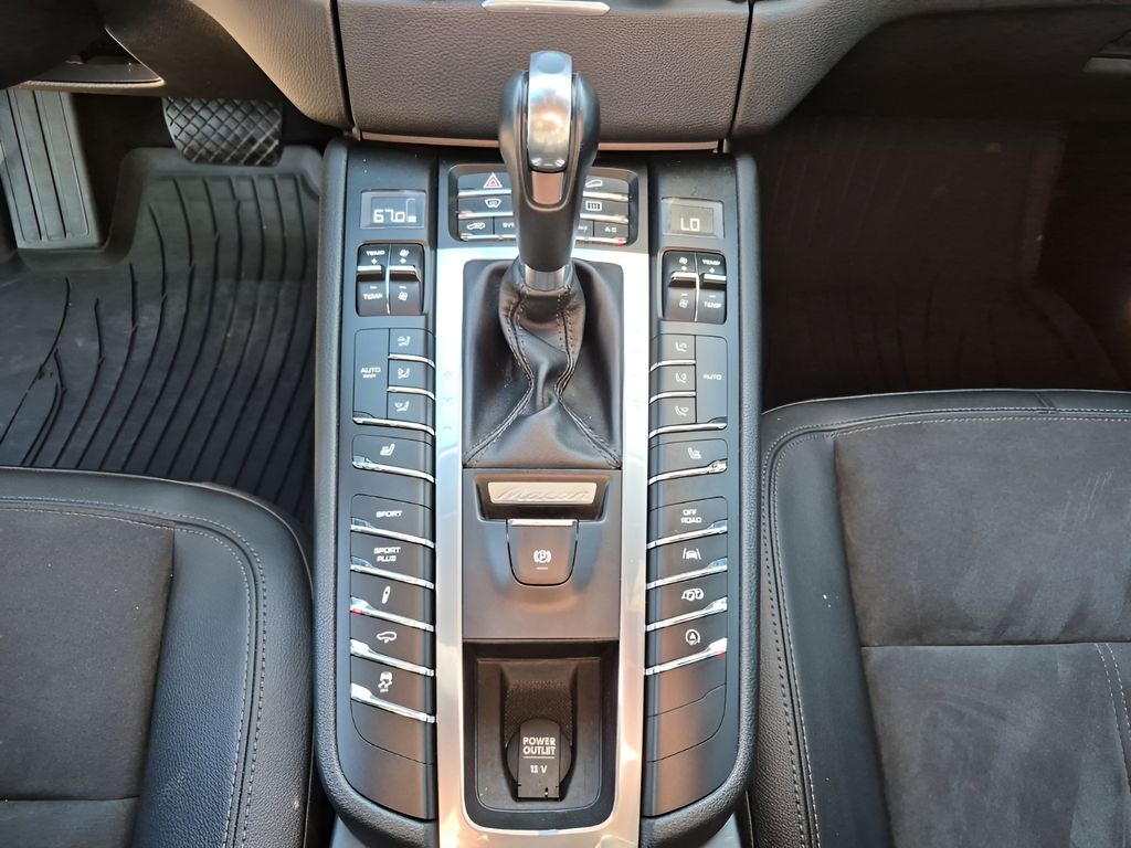 Used Car 2018 Porsche Macan  For Sale Under $25,000 In Austin, Texas