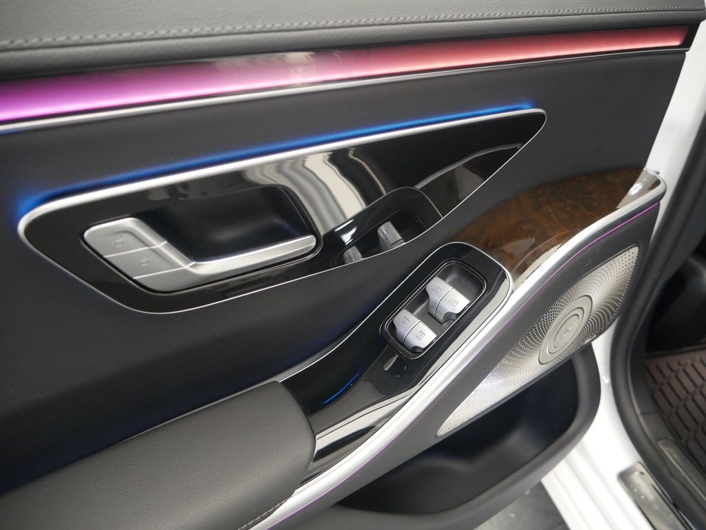 Thumbnail: 2022 Mercedes-Benz S-Class - 21