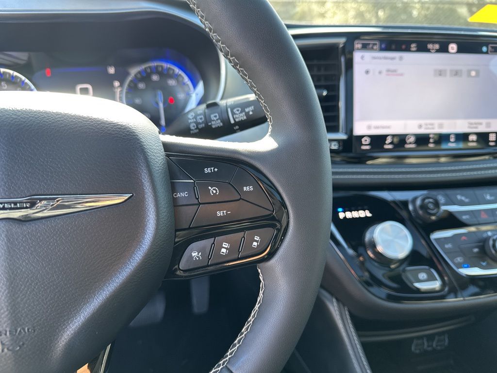 Used Car 2025 Chrysler Pacifica  Limited For Sale Under $40,000 In Austin, Texas