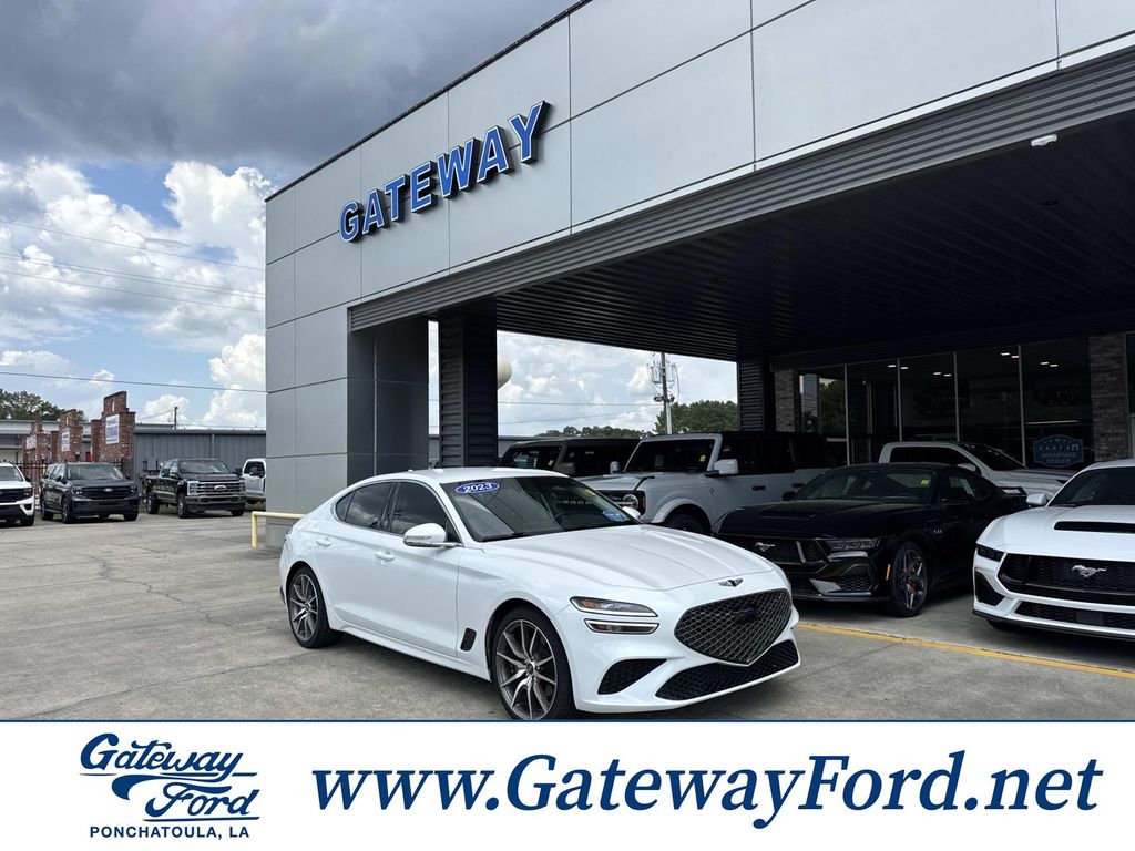 2023 Genesis G70 2.0T RWD