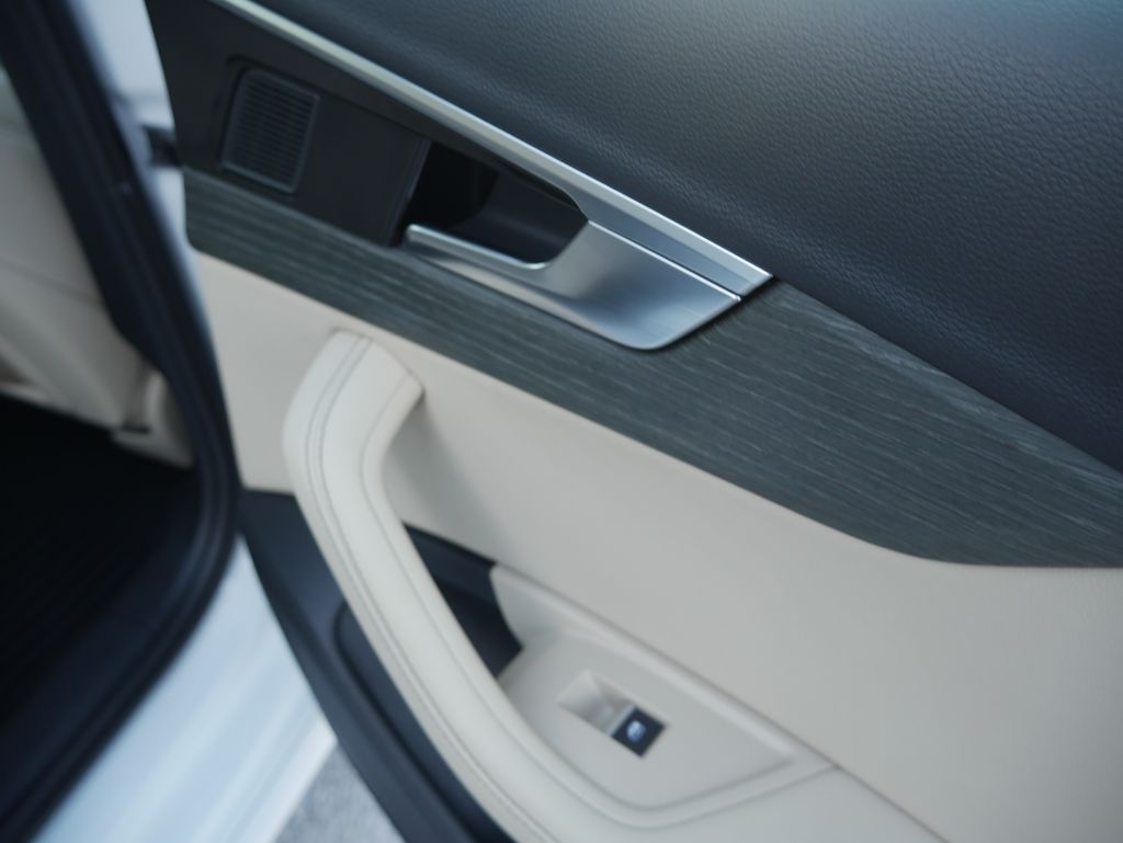 Thumbnail: 2023 Audi A4 - 31