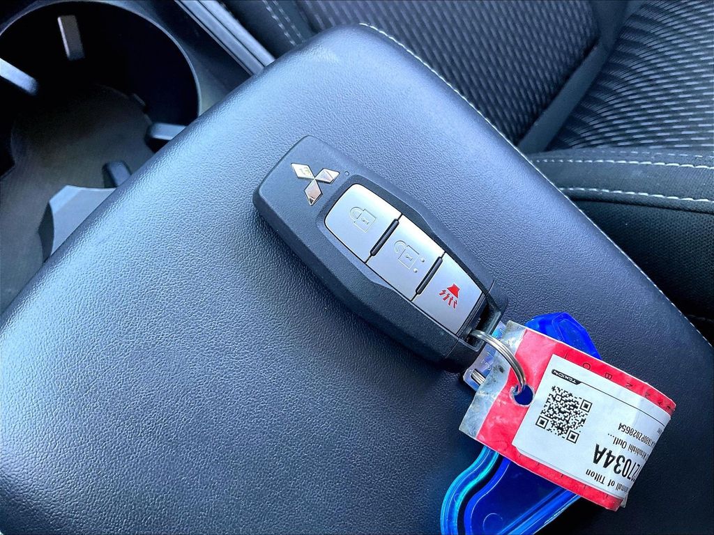 2023 Mitsubishi Outlander — photo 25