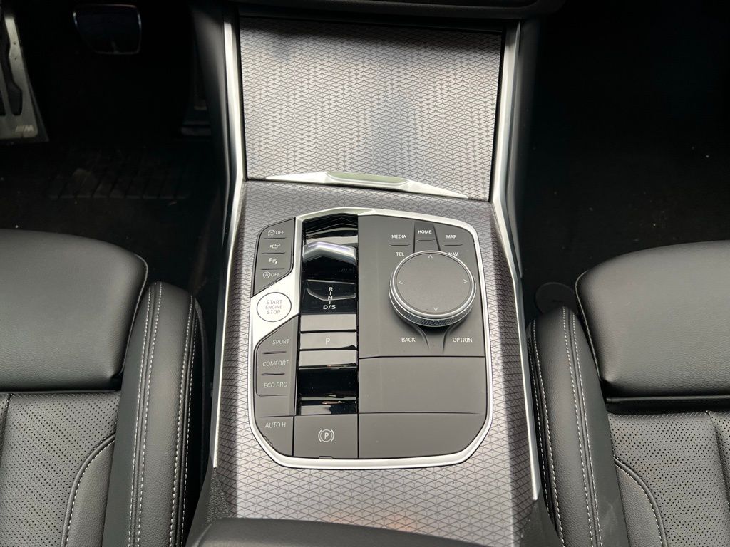 Thumbnail: 2025 BMW 3 Series - 11