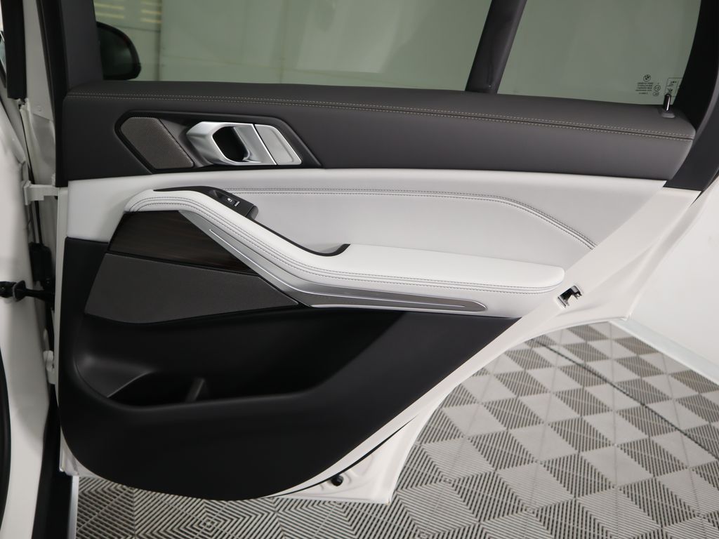 Thumbnail: 2026 BMW X5 - 28
