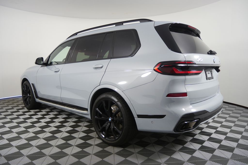 Thumbnail: 2025 BMW X7 - 3