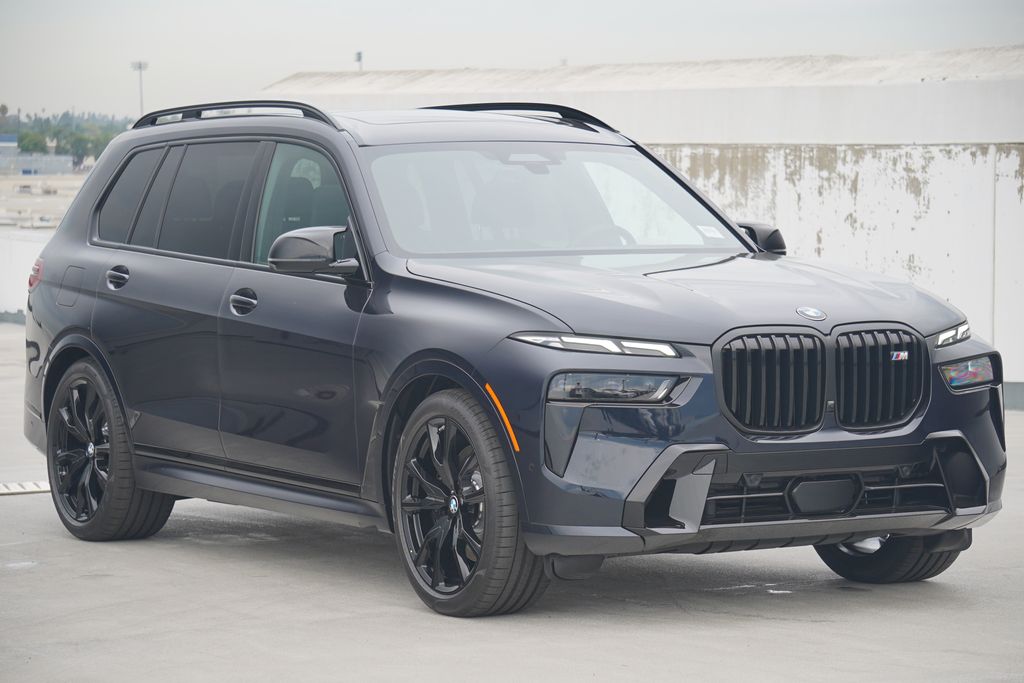 Thumbnail: 2026 BMW X7 - 3