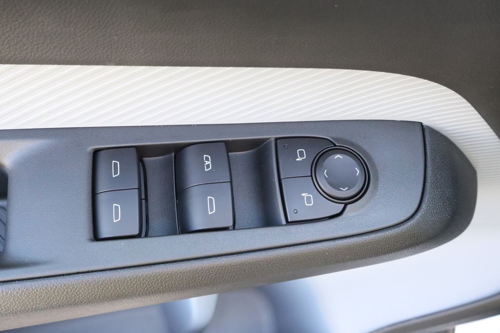 Thumbnail: 2027 Chevrolet Bolt EV - 17