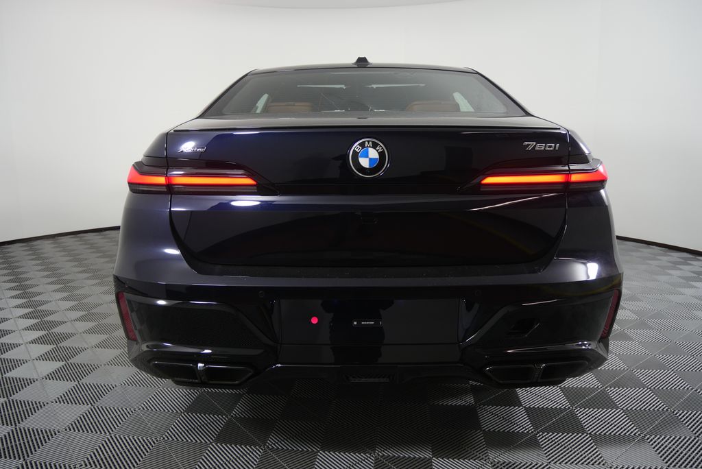 Thumbnail: 2026 BMW 7 Series - 4