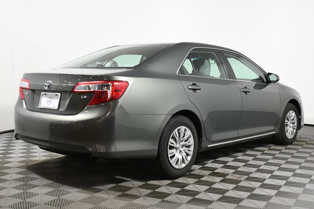 2013 Toyota Camry LE 6