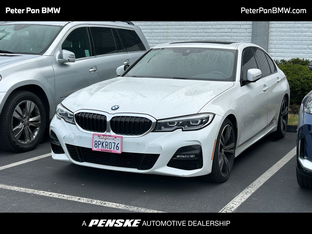 2020 BMW 3 Series 330i Hero Image