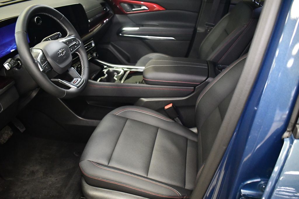 Thumbnail: 2025 Chevrolet Traverse - 25