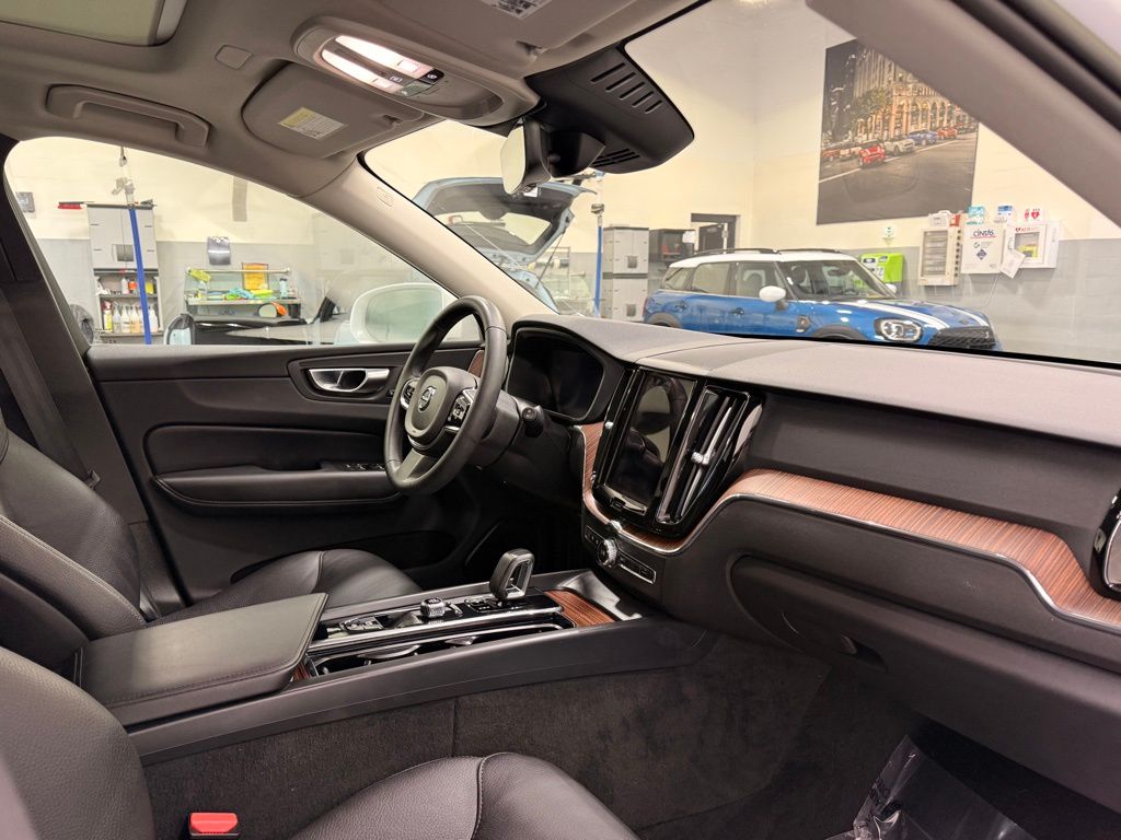 Thumbnail: 2023 Volvo XC60 - 28