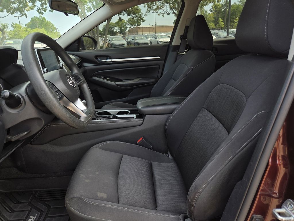 Used 2023 Nissan Altima Sedan