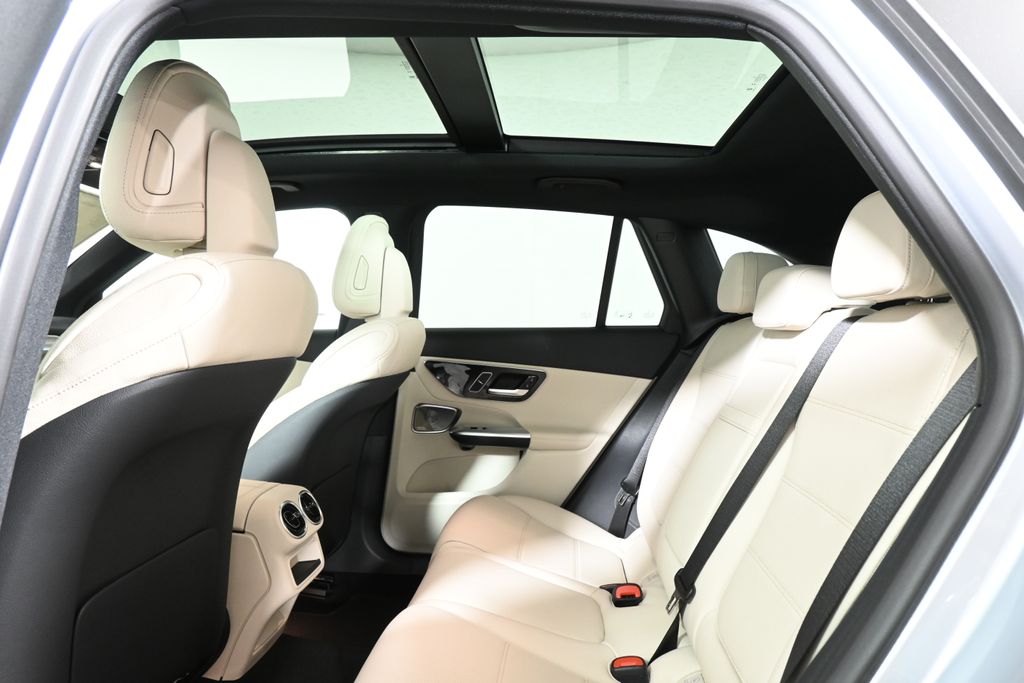 2025 Mercedes-Benz GLC 350 25