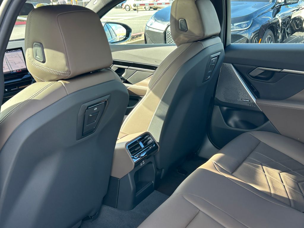 Thumbnail: 2026 BMW 5 Series - 31