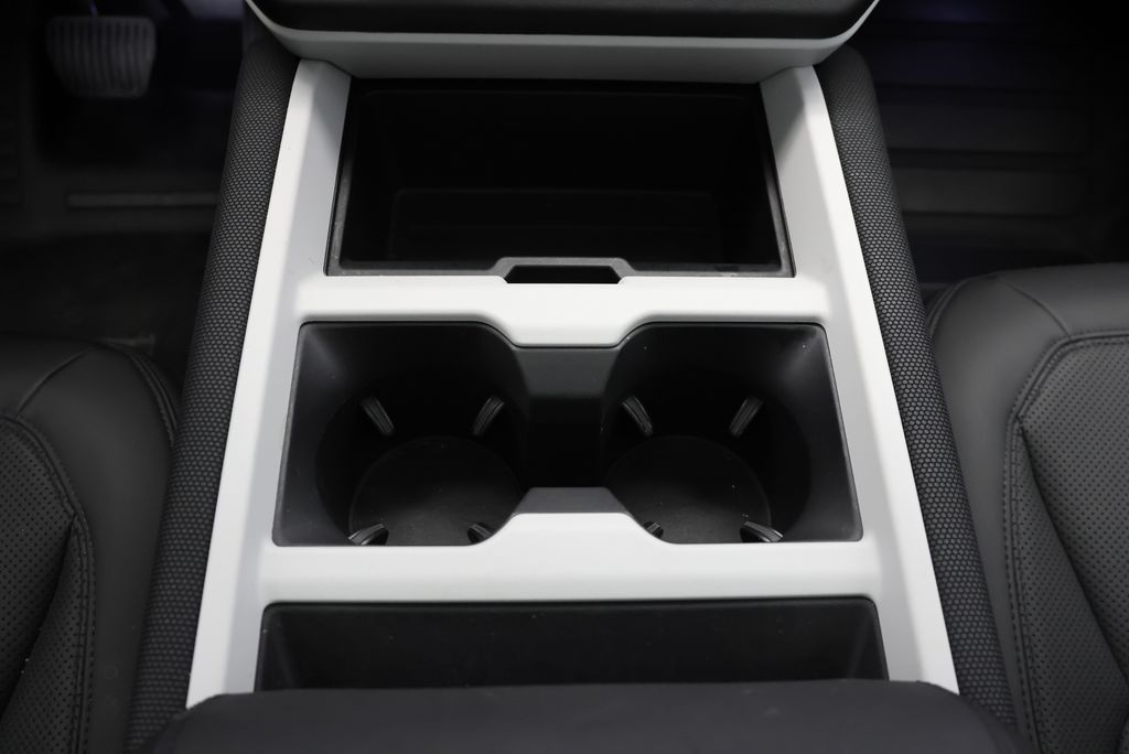 Thumbnail: 2025 Land Rover Defender - 25