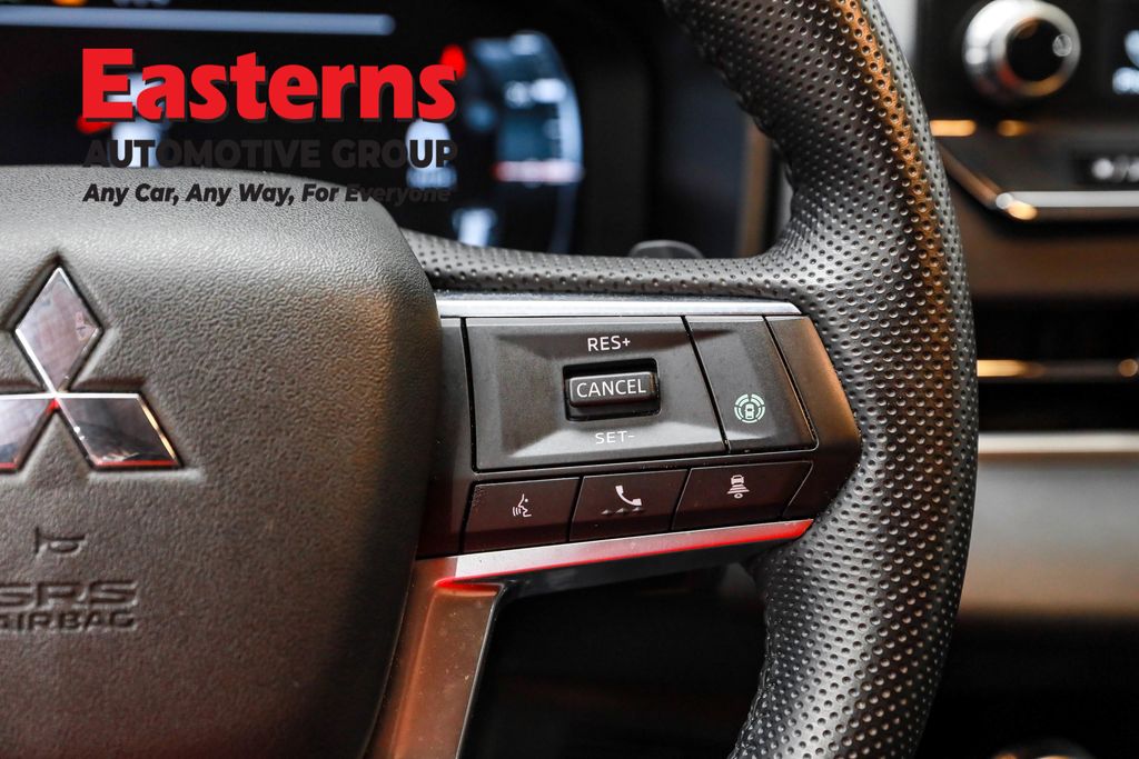 Used 2023 Blue Mitsubishi SE image 16